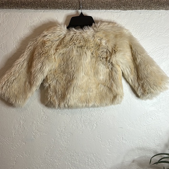 GAP Girls Faux Fur Winter Jacket With Flower Button Size L/XL EUC - Picture 3 of 16